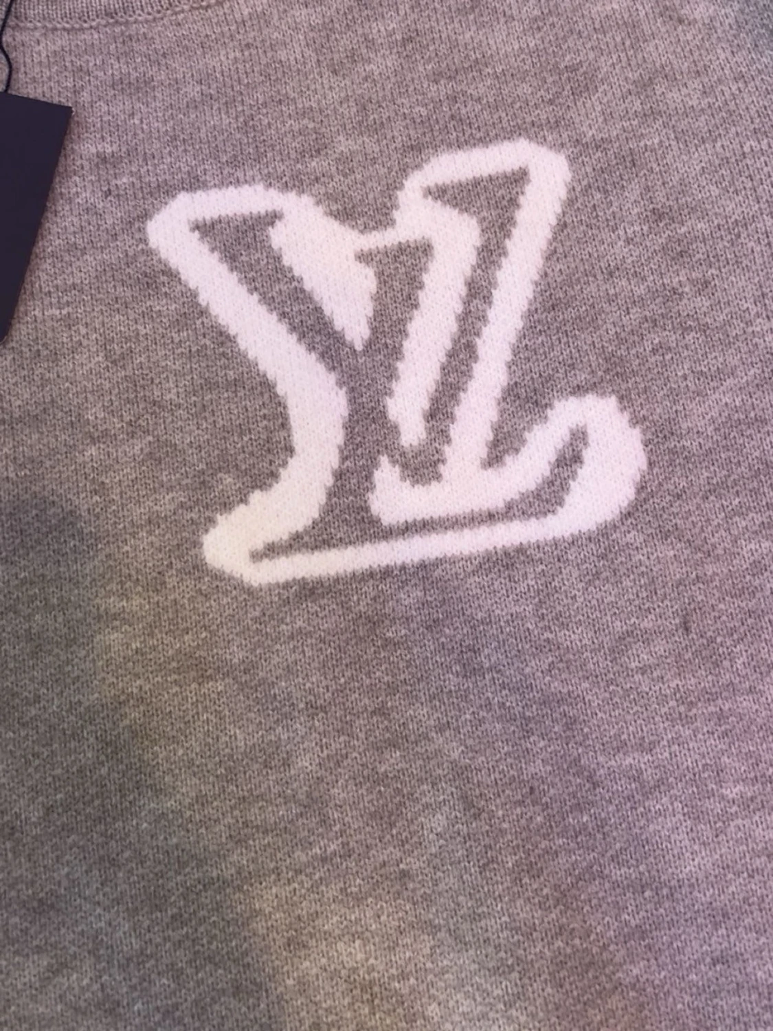 Grå stickad tröja  - 2