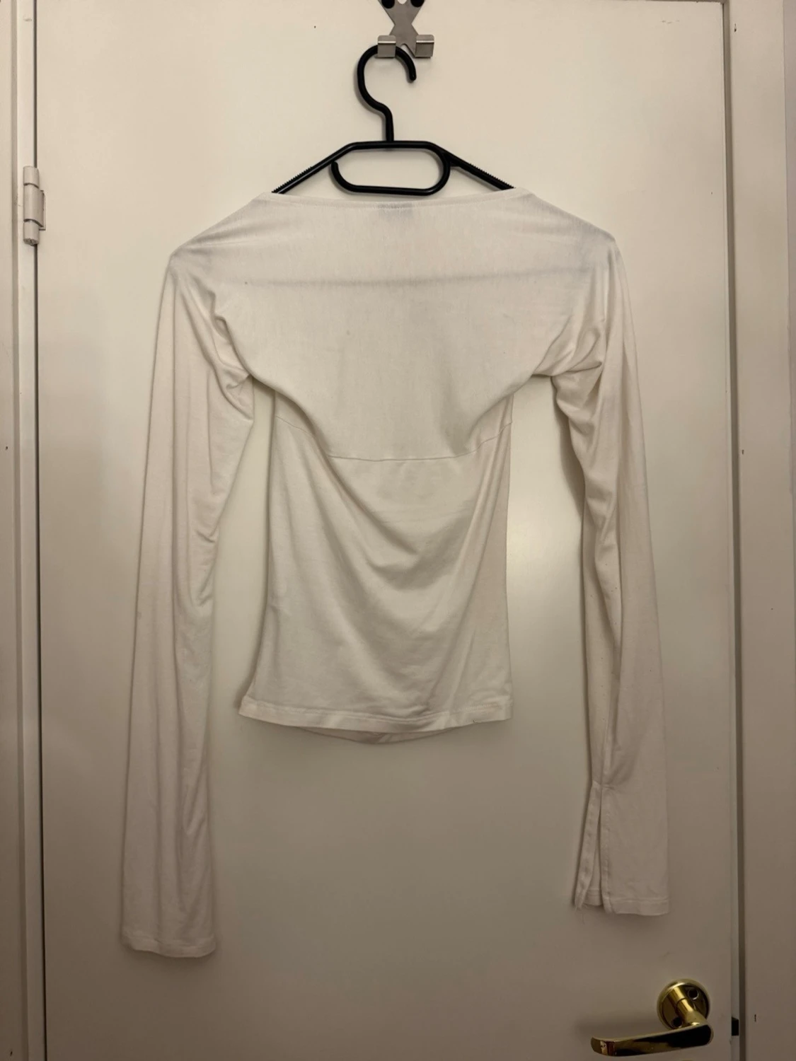 Vit långärmad topp med drapering - 1