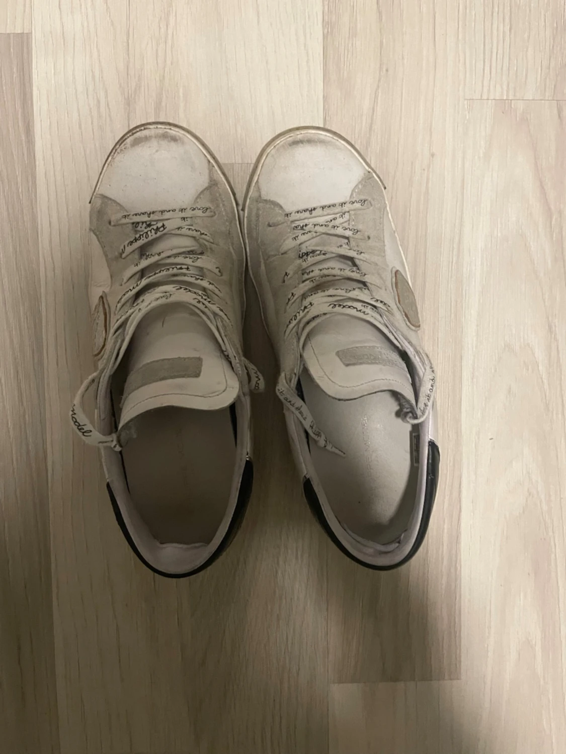 Vita låga sneakers från Philippe Model - 2