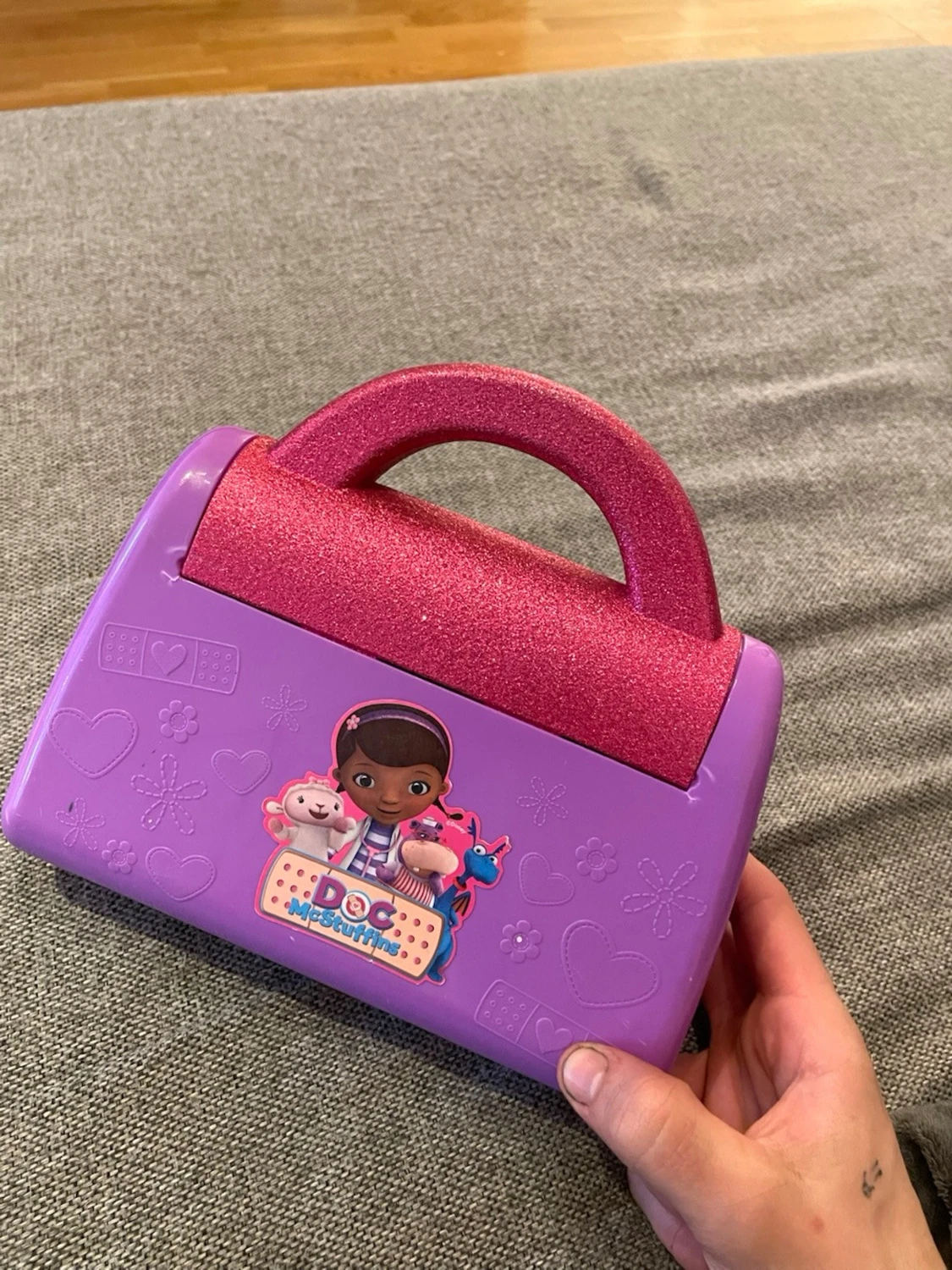 Doc McStuffins leksakslåda rosa/lila