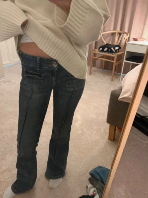 Snygga jeans - Säljer dessa ass snygga jeans då kom tyvärr inte kommer till användning. Dom är köpa för 699kr Dom är jättebra kvalité och knappt använda.