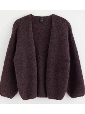 Vinröd stickad kofta lindex - Mysig kofta från Lindex,Koftan har en öppen front utan knappar, långa ärmar och en fluffig, mjuk struktur. Perfekt att slänga på sig över en t-shirt eller topp för extra värme.storlek xs/s