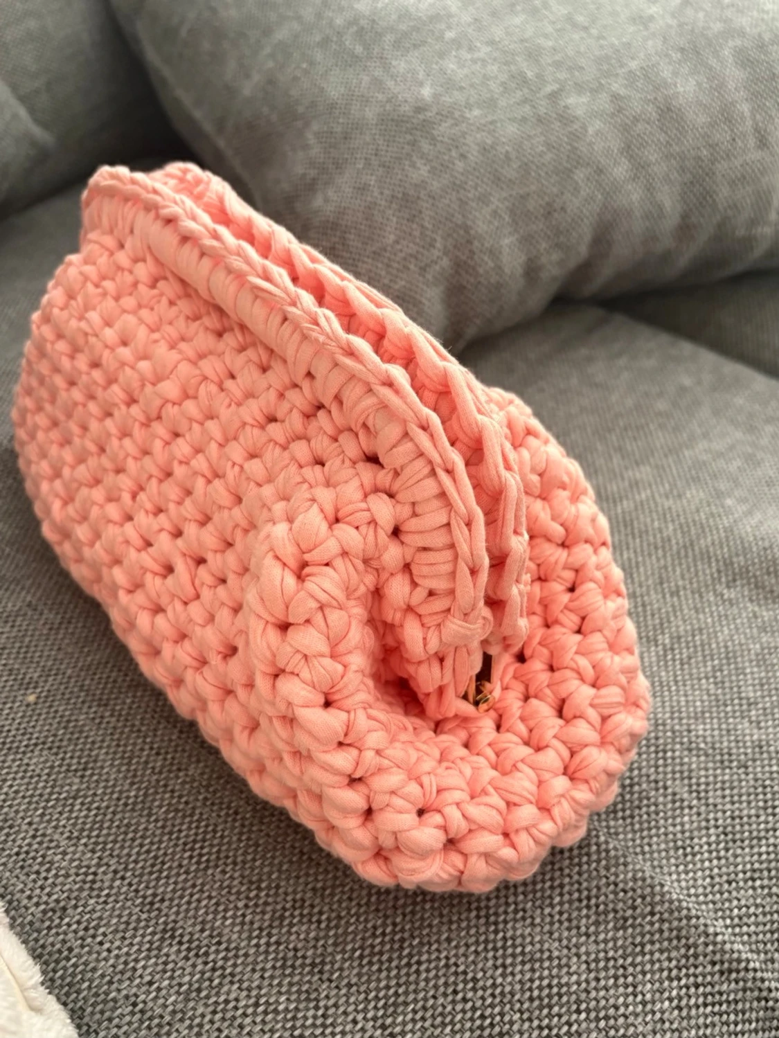 Handvirkad aprikos clutchbag - 2