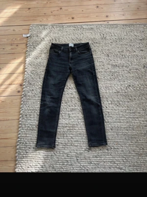 Dondup jeans  - Säljer dessa feta Dondup jeans för endast 250kr storleken är 29/32 vid snabb affär kan pris diskuteras 