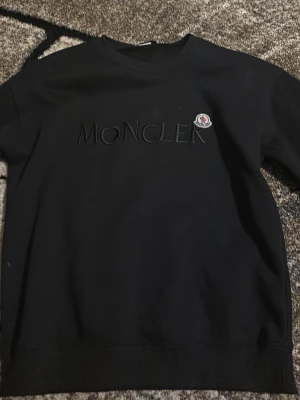 Moncler - Skön nice Sweatshirt pris kan diskuteras 