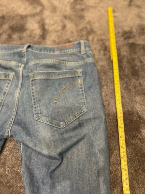 Dondup George  - Dondup George w32, super bra skick, mer frågor kom privat. Tag ingår. Kom med Bud