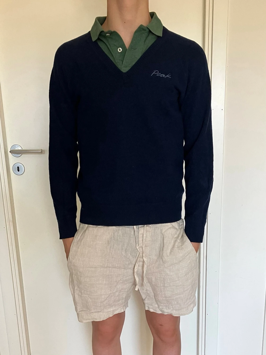 Mörkblå Peak Performance tröja