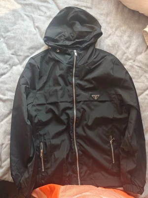 Prada jacka - Kom privat för mer information:)