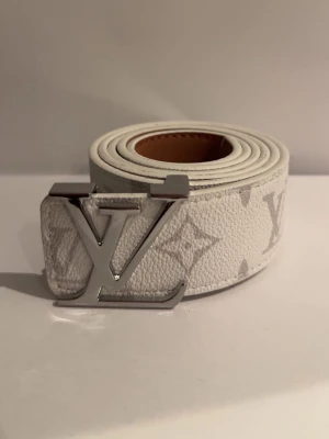 L’v bälte - Helt nytt