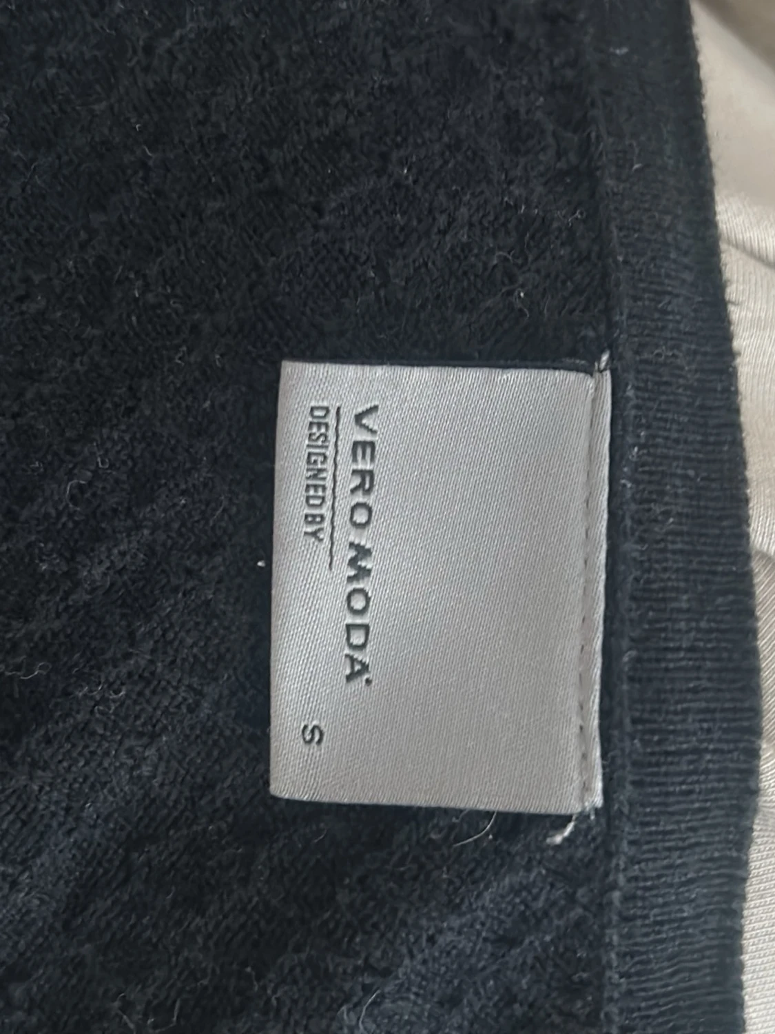 Svart cardigan med knappar - 2