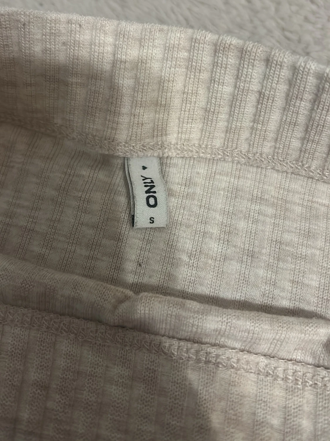Beige ribbad kjol från ONLY - 1