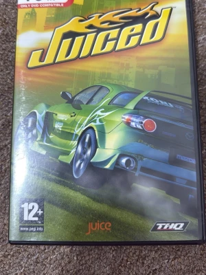 Juiced – PC, 1 CD + originalbox + registreringspapper (manual saknas) - Säljer Juiced till PC. 	•	1 CD-skiva 	•	Originalbox 	•	Registreringspapper (“Then register online now for exclusive access”) 	•	Manual saknasSkivan fungerar på PC. ⚠️ OBS: PC-version, fungerar ej på konsol.  📦 Frakt: Mellanstorlek paket 💰 Pris: 40 kr 