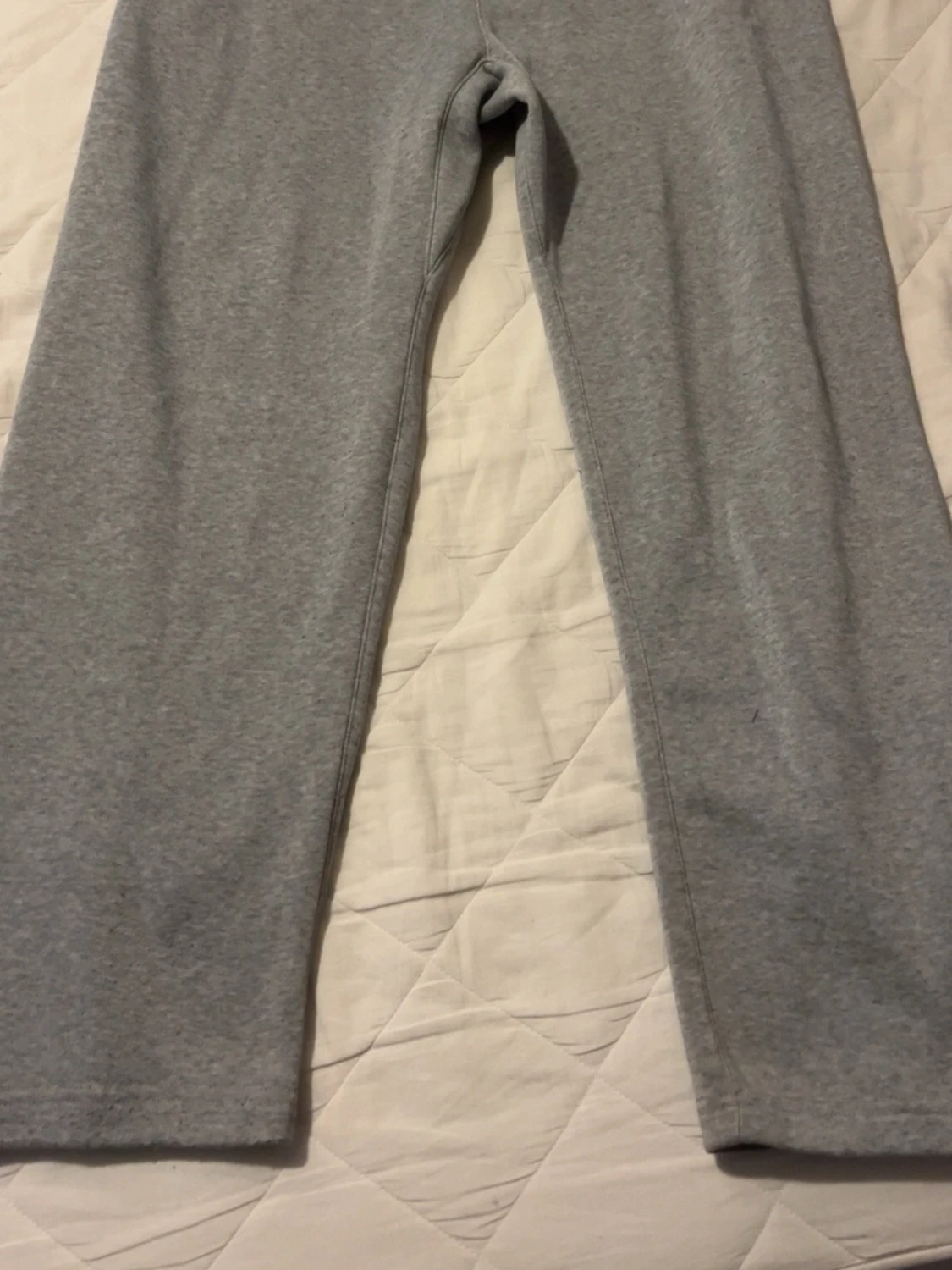 Gråa mjukisbyxor med raka ben