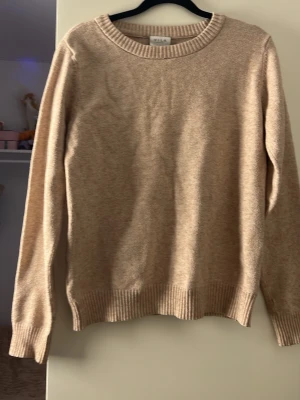 Ljusrosa stickad tröja  -  ljusrosa stickad tröja från Vila 