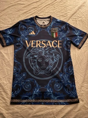 Fotbollströja  - Passar mig inte längra.