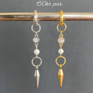 Hängande örhängen med pärldetalj - Par