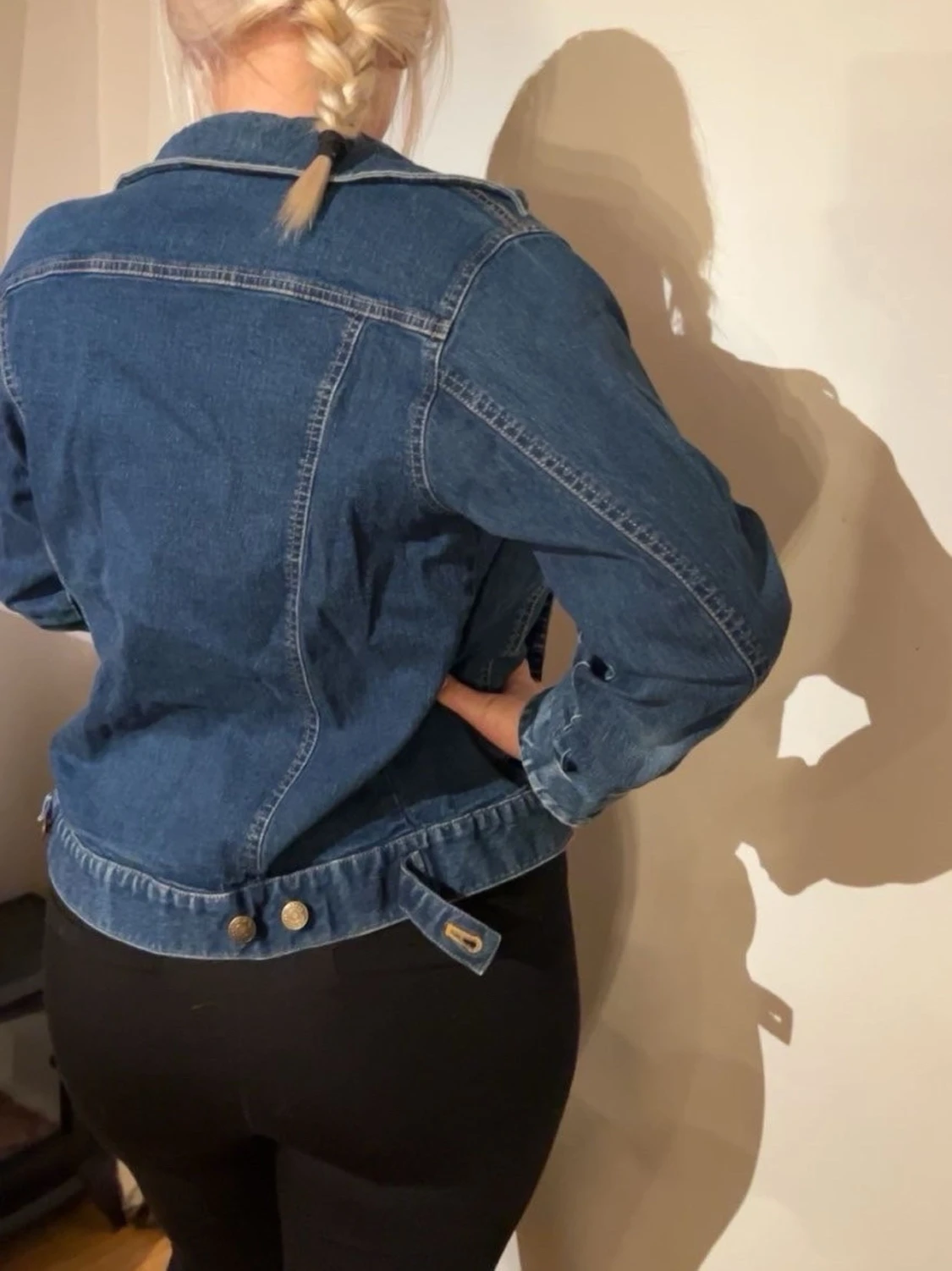 Klassisk blå jeansjacka - 1