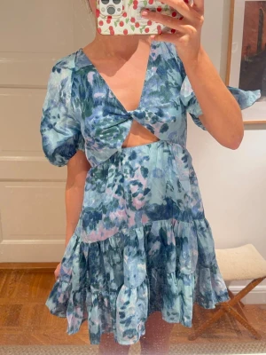 Sommar klänning - Säljer denna så fina klänning💖😊😊😇