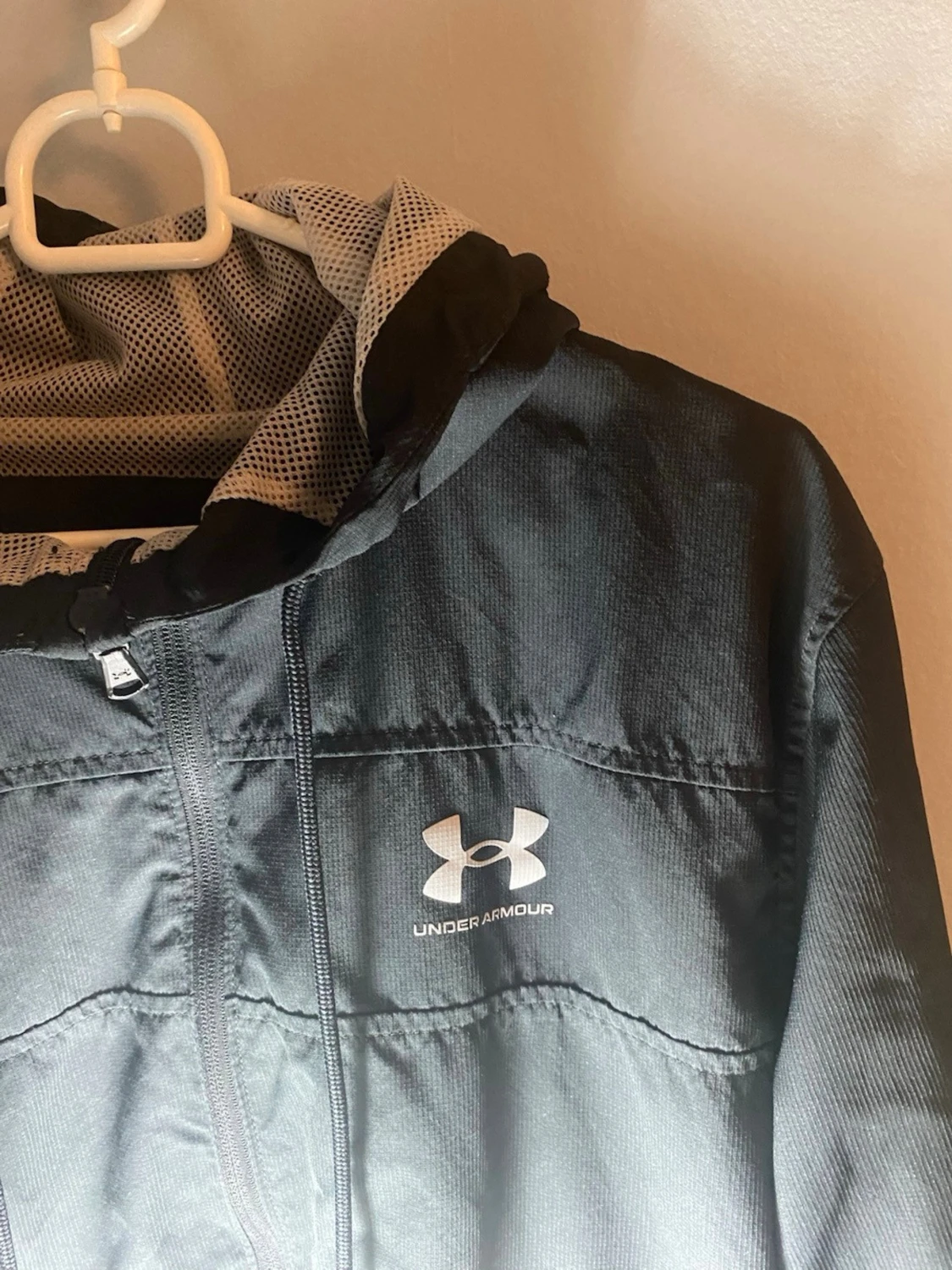 Svart vindjacka från Under Armour - 1