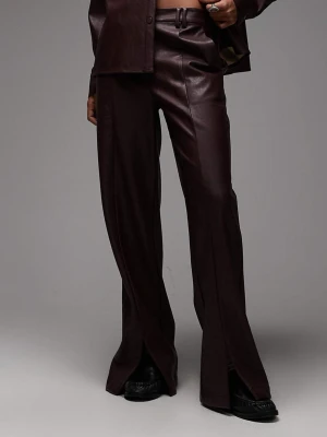 Byxor i läderimitation  - Helt nya byxor i läderimitation. Finns i stl 40 + 42