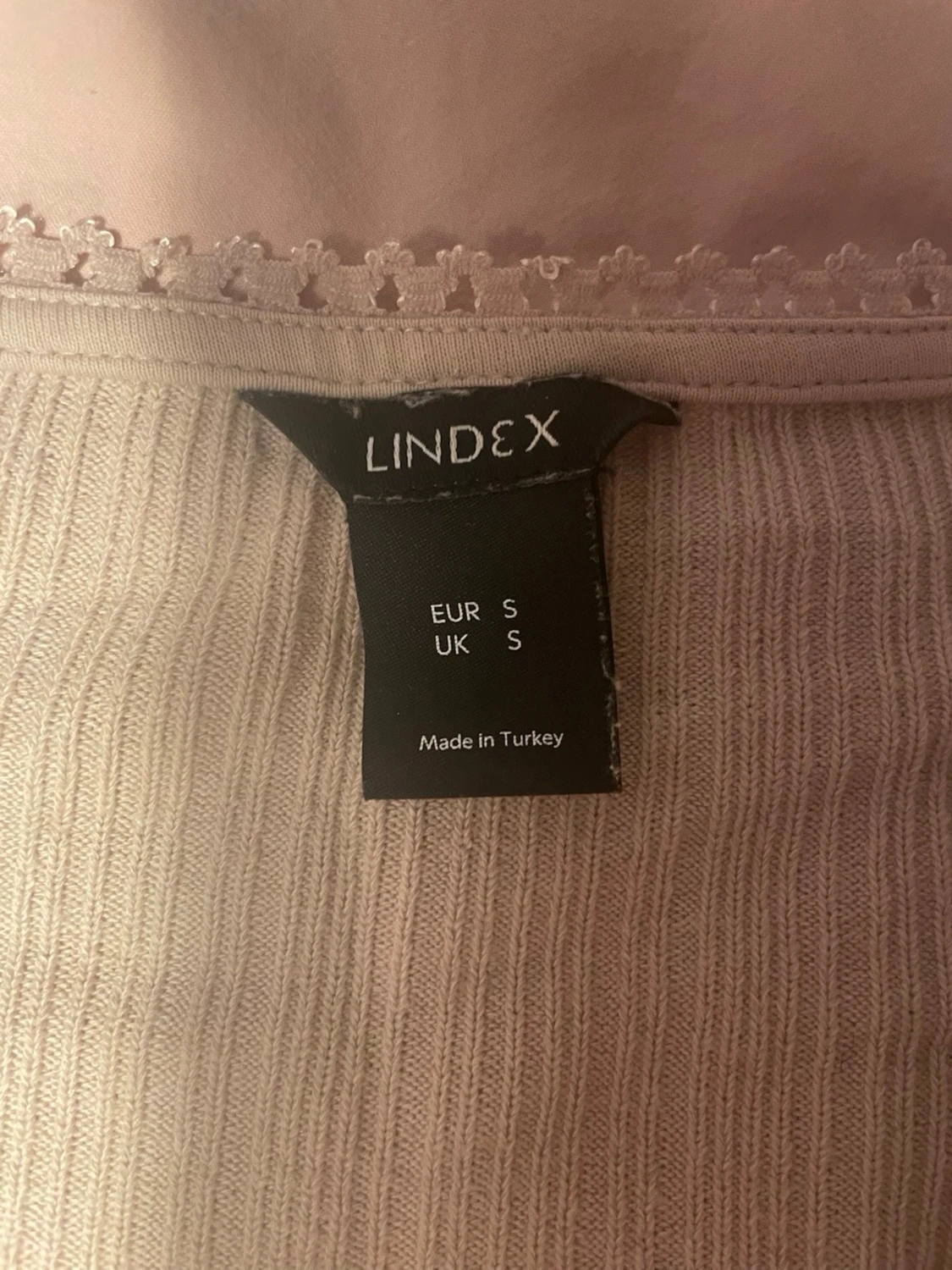 Ljusbeige ribbad topp från Lindex - 1