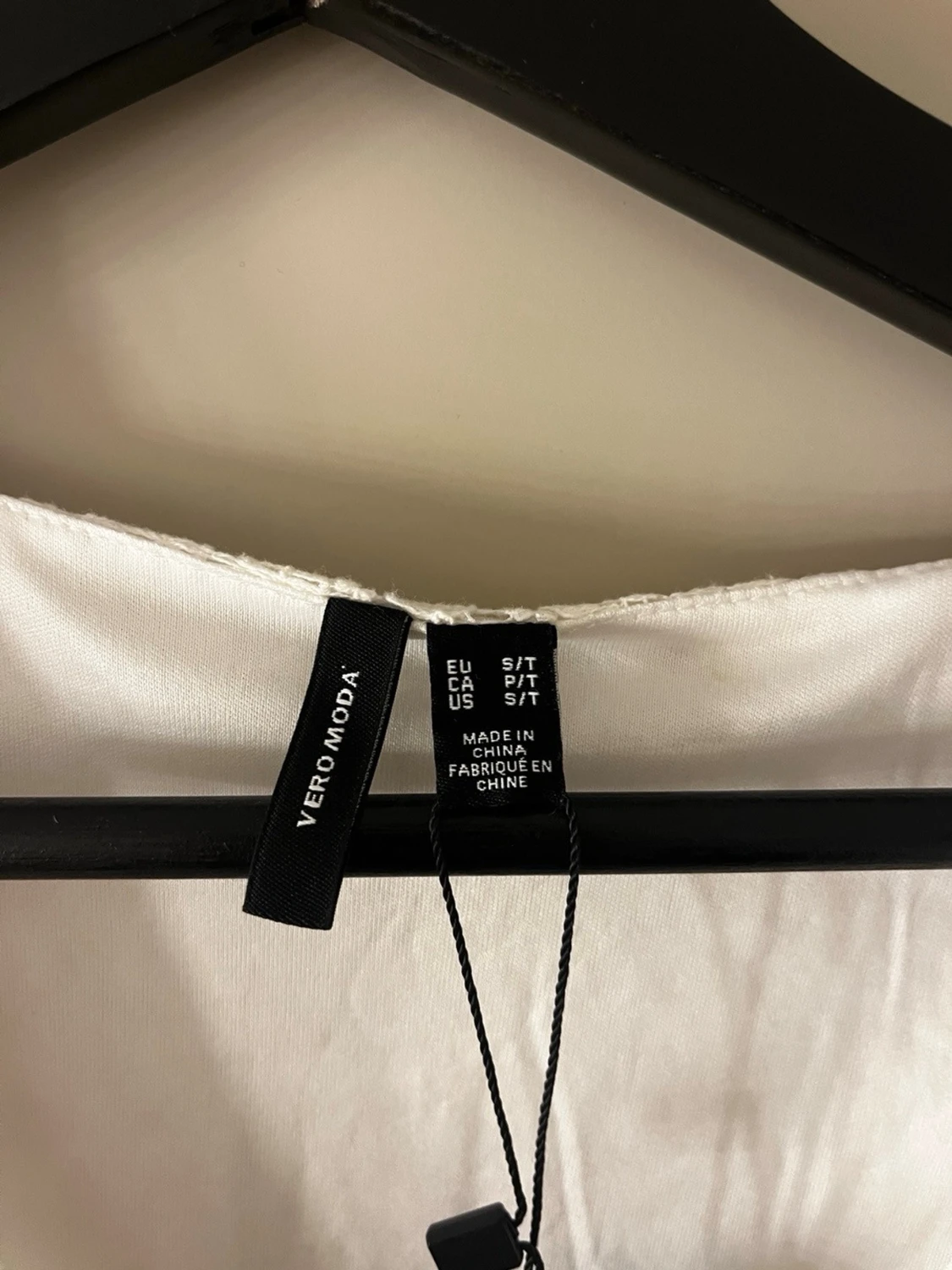 Vit spetsklänning från Vero Moda - 1