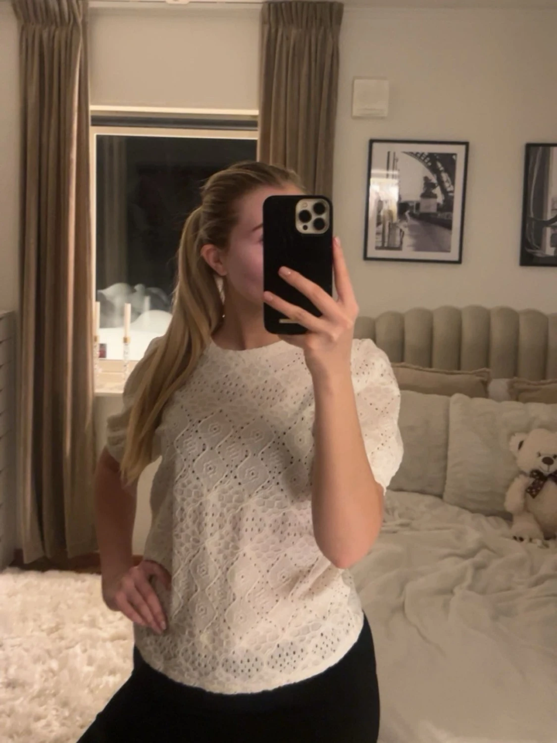 Vit blus med broderad spets - 2