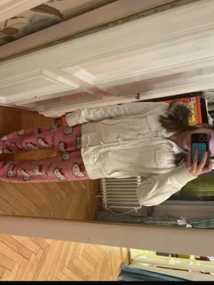 Aeropostale jacka - Super fin! Nästan inga tecken på användning förutom att en knapp är borta. Högt pris då jag är osäker om jag vill sälja. Vid frågor eller liknande finns jag här!🫶🏻