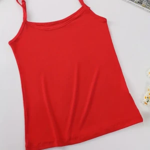 rött linne - jätte fint linne i röd, nästan aldrig använt.