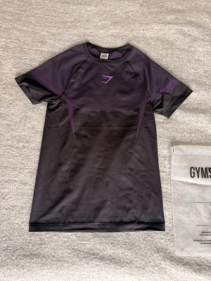 Gymshark onyv v5 t shirt - Koll min profil för fler tröjor!