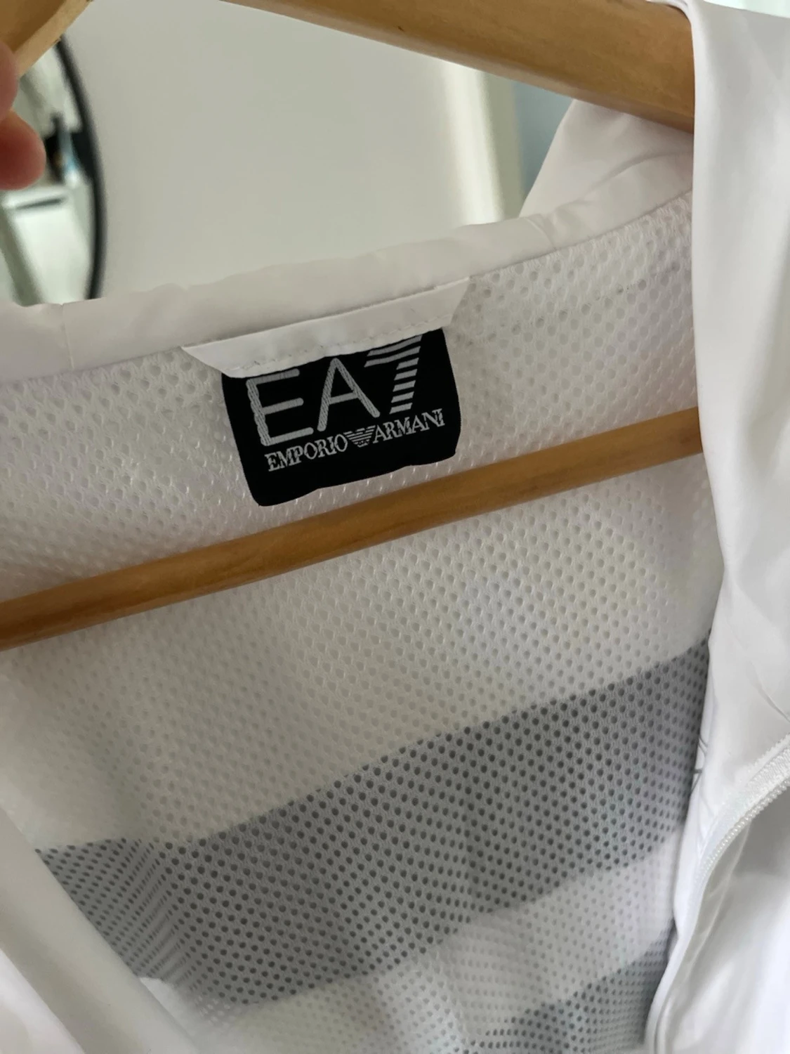 Vit vindjacka från Emporio Armani EA7 - 1