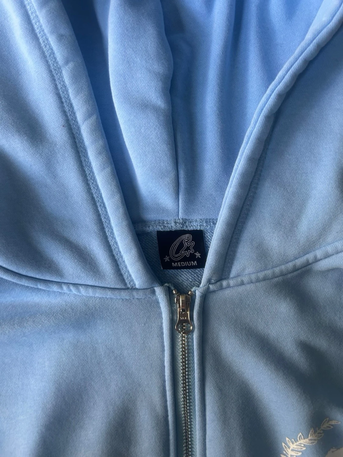 Ljusblå zip hoodie med broderad logga - 2