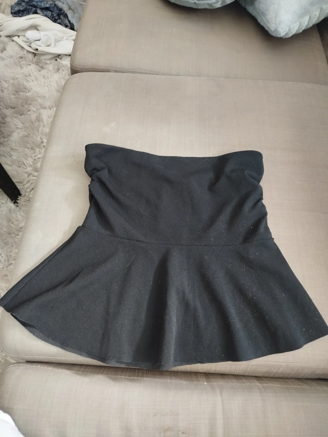 Svart bandeau tubtopp med volang