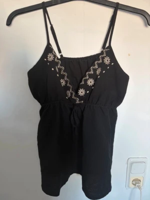 Ny blus ifrån shein  - Aldrig använd stl L