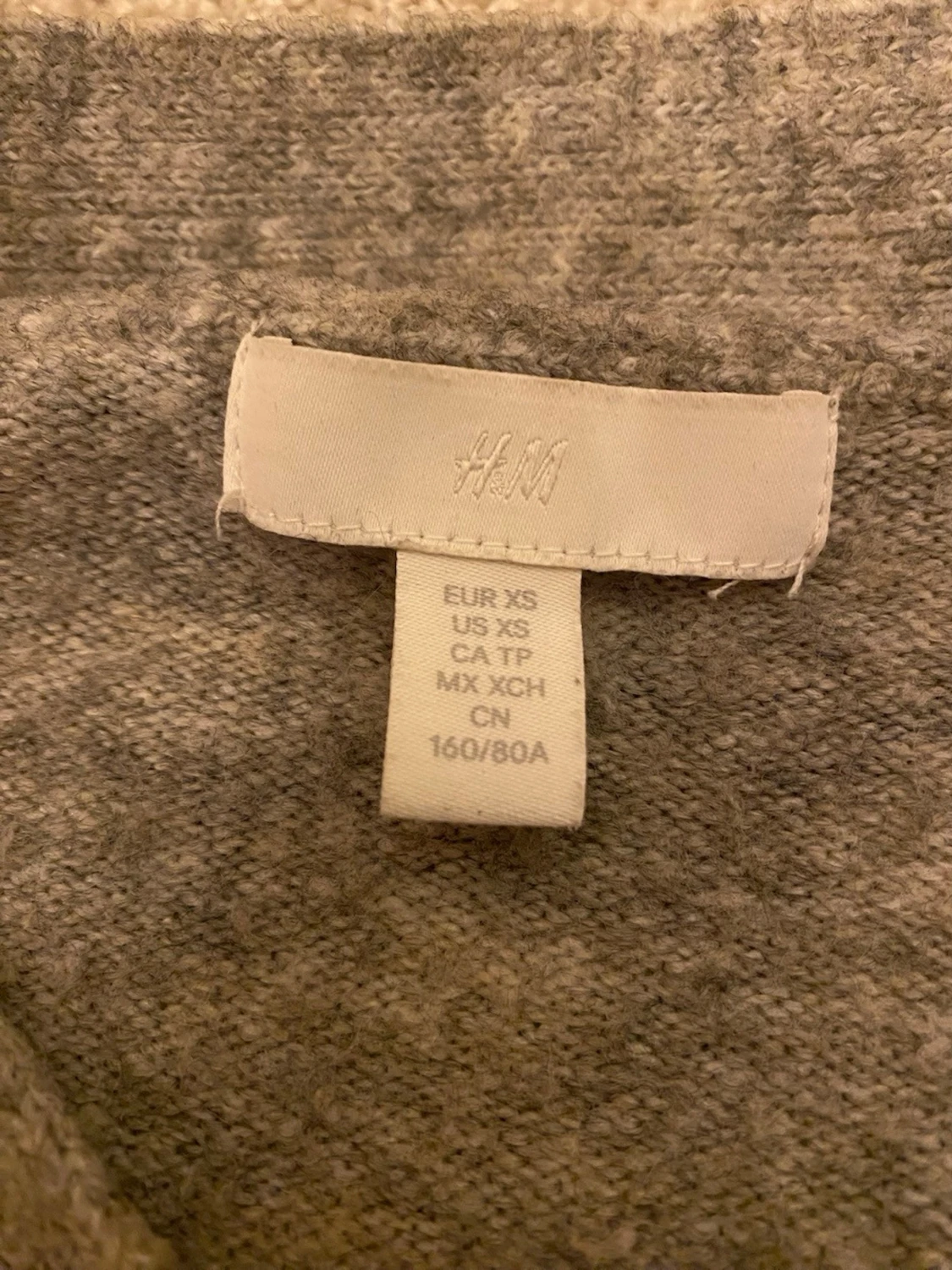 Grå kofta med pärlor - 3