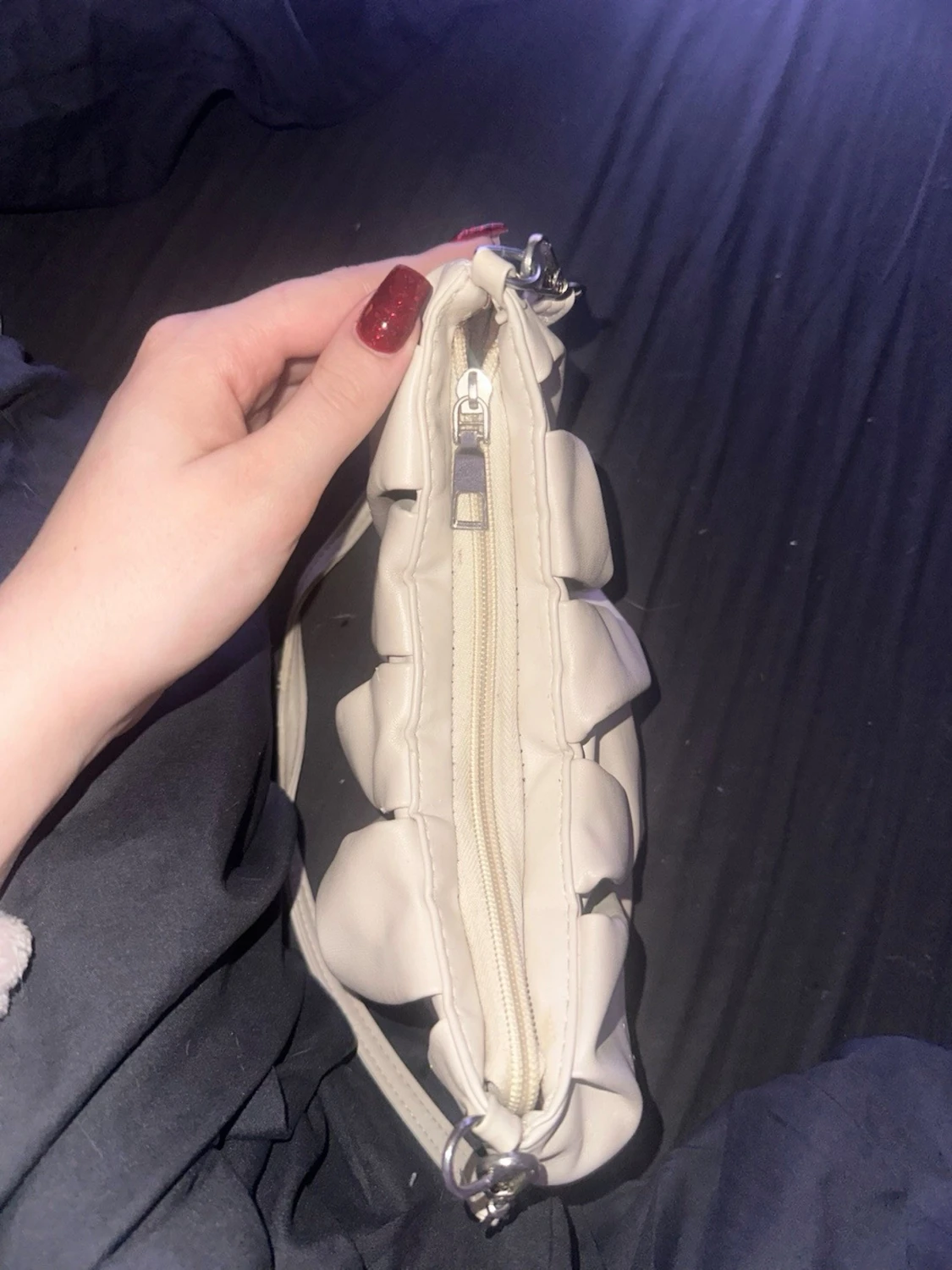 Beige/vit axelremsväska - 2