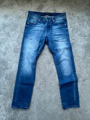  jeans Scotch & Soda - Säljer dessa snygga Scotch & Soda jeans då de inte passar mig längre | jeansen är raka och storlek W30 L32