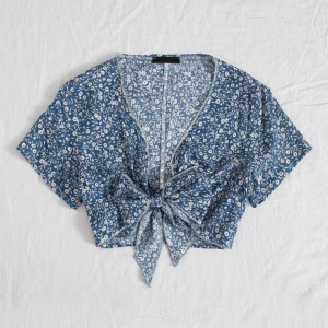 Top - Jätte söt sommar topp. Storlek Smal men skulle nog passa medium också