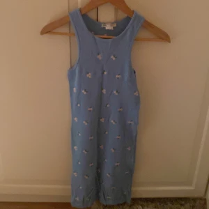 Ribbad gullig klänning - Fin sommar klänning, pris kan diskuteras! 💕💕