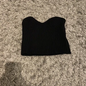 Topp - Svart bandå topp 