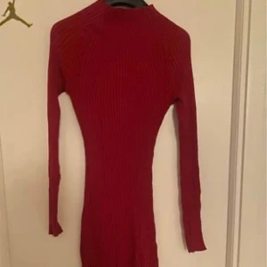 Långärmad klänning  - Mysig klänning som bossar till hösten och vintern, och även till julen 