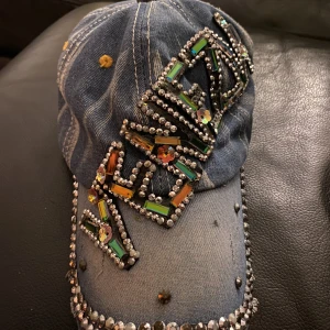 drainer keps - köpte i Venedig förförra året men har knappt använt den💯 inte så praktisk till vintern, men funkar skitbra på våren/sommarn 💕‼️ skriv om du har nåra funderingar😁