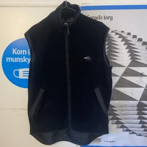 Haglöfs vest  - Nice vest passar m/l 