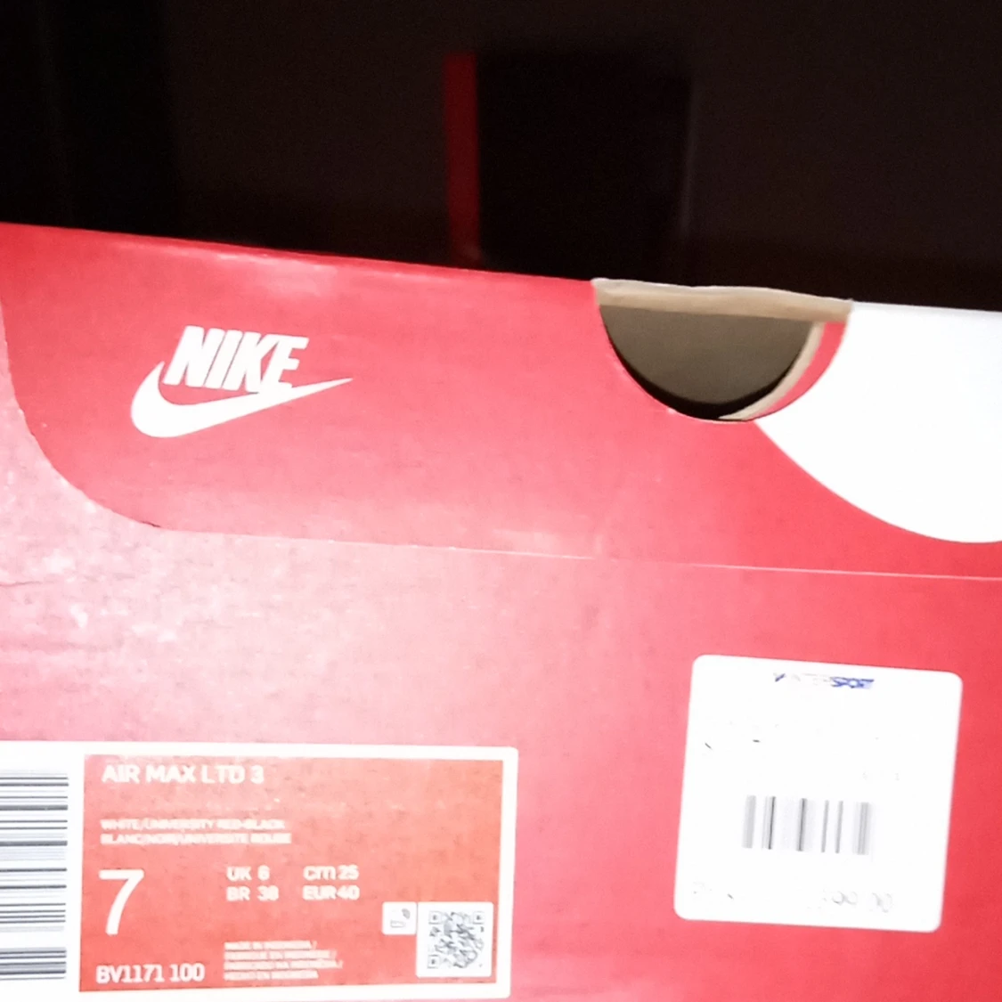 Det här är air max LTD 3 använda 3 gånger kostar nya 1399 kr - 90