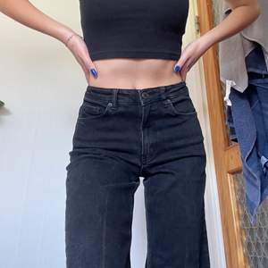 Carin Wester jeans knappt använda i storlek 36. Säljer pga av att de är lite för stora för mig!