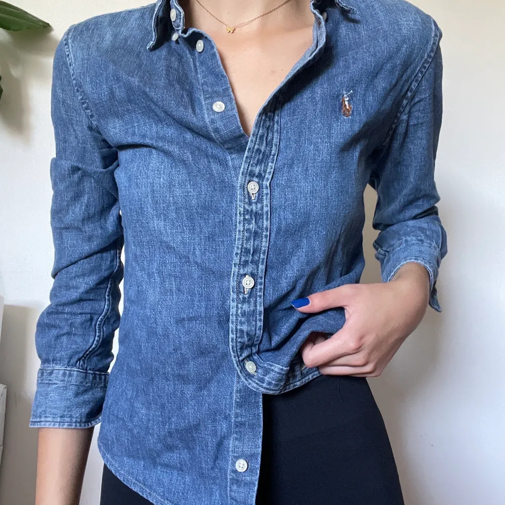 Rahlp Lauren Jeans skjorta i storlek XS. Skjortor.