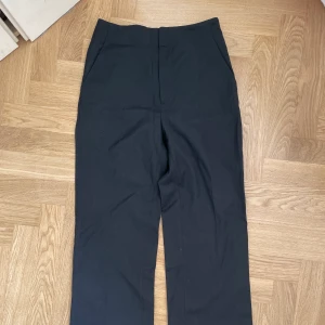 Kostymbyxor  - Knapp använda! 