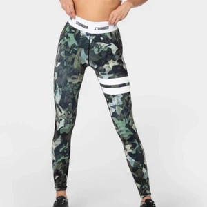 Strongerbyxor - Säljer mina stronger byxor i militär då jag inte använder dom längre,använda nåra gånger men som nya😁köpta för 499 men säljer för 250, pris kan diskuteras 