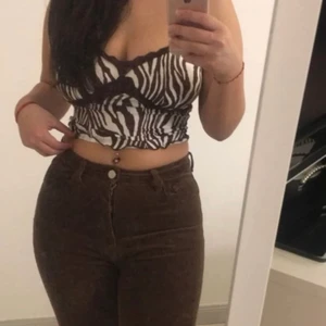 Linne shein - Jätte fint linne från shein som jag säljer pga förliten i bysten. Det står att det är en xl men skulle påstå att den sitter som en M. -lånade bilder. Köpt för 79kr. Pris kan diskuteras🤗