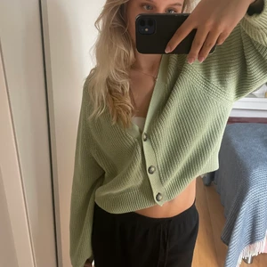 Kofta - Grön kofta från monki, perfekt till hösten